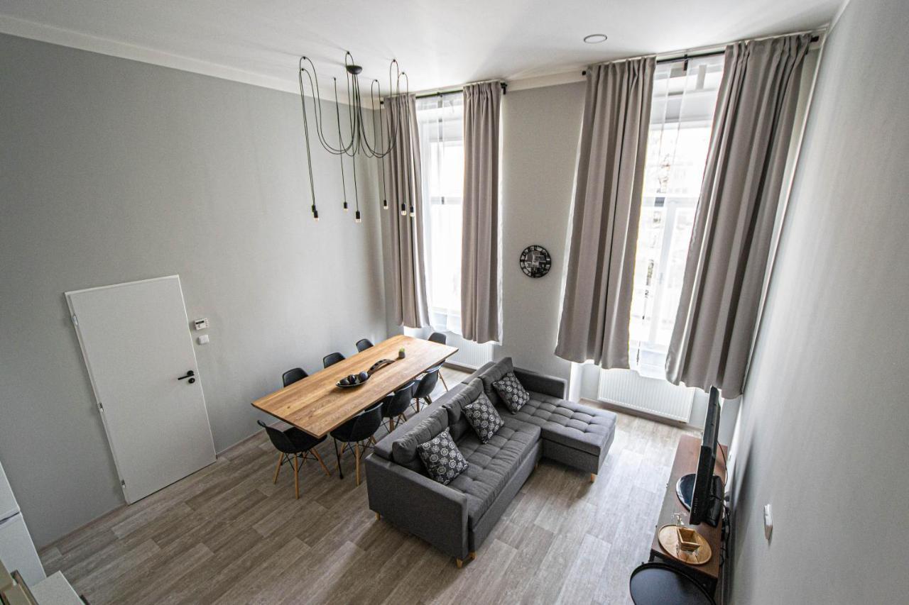 Sightseeing Apartment By Ruterra Praha Bagian luar foto