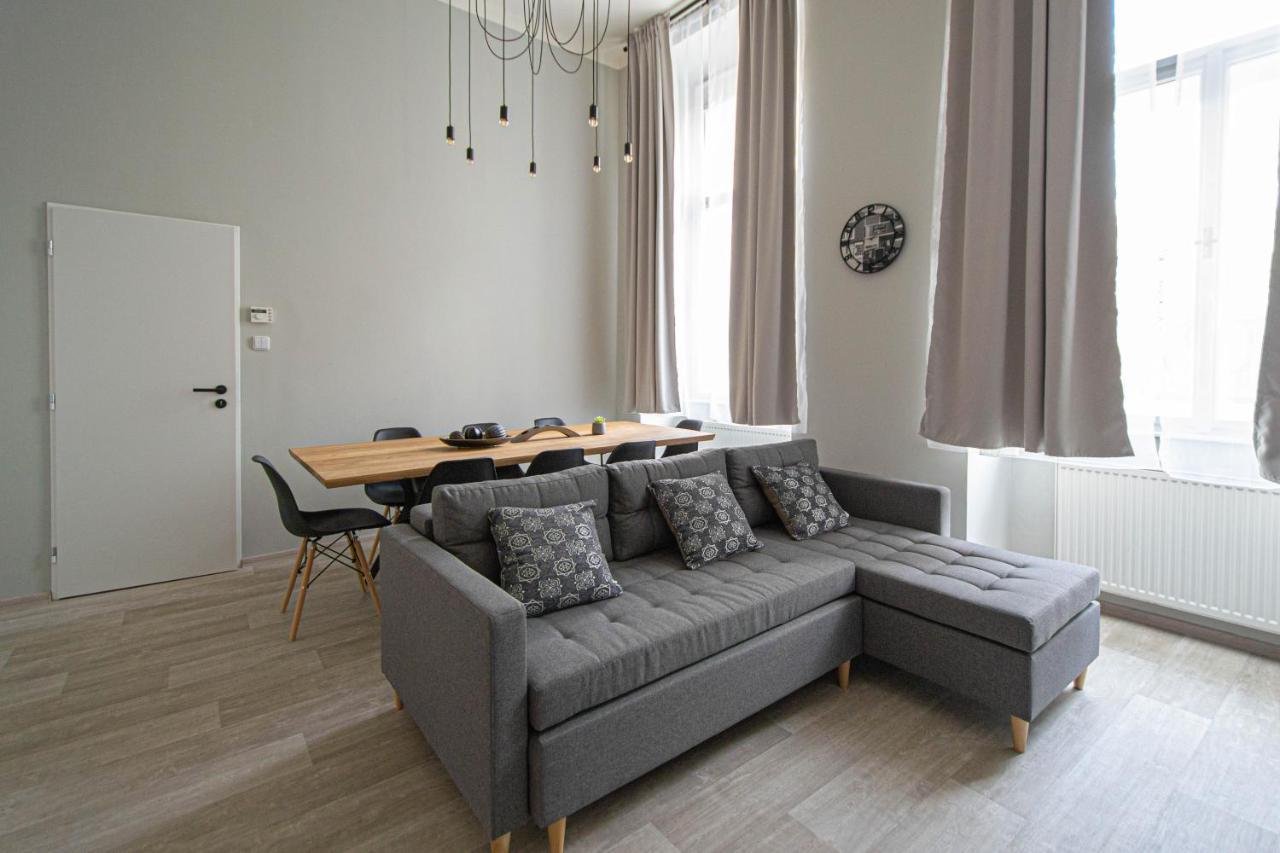 Sightseeing Apartment By Ruterra Praha Bagian luar foto